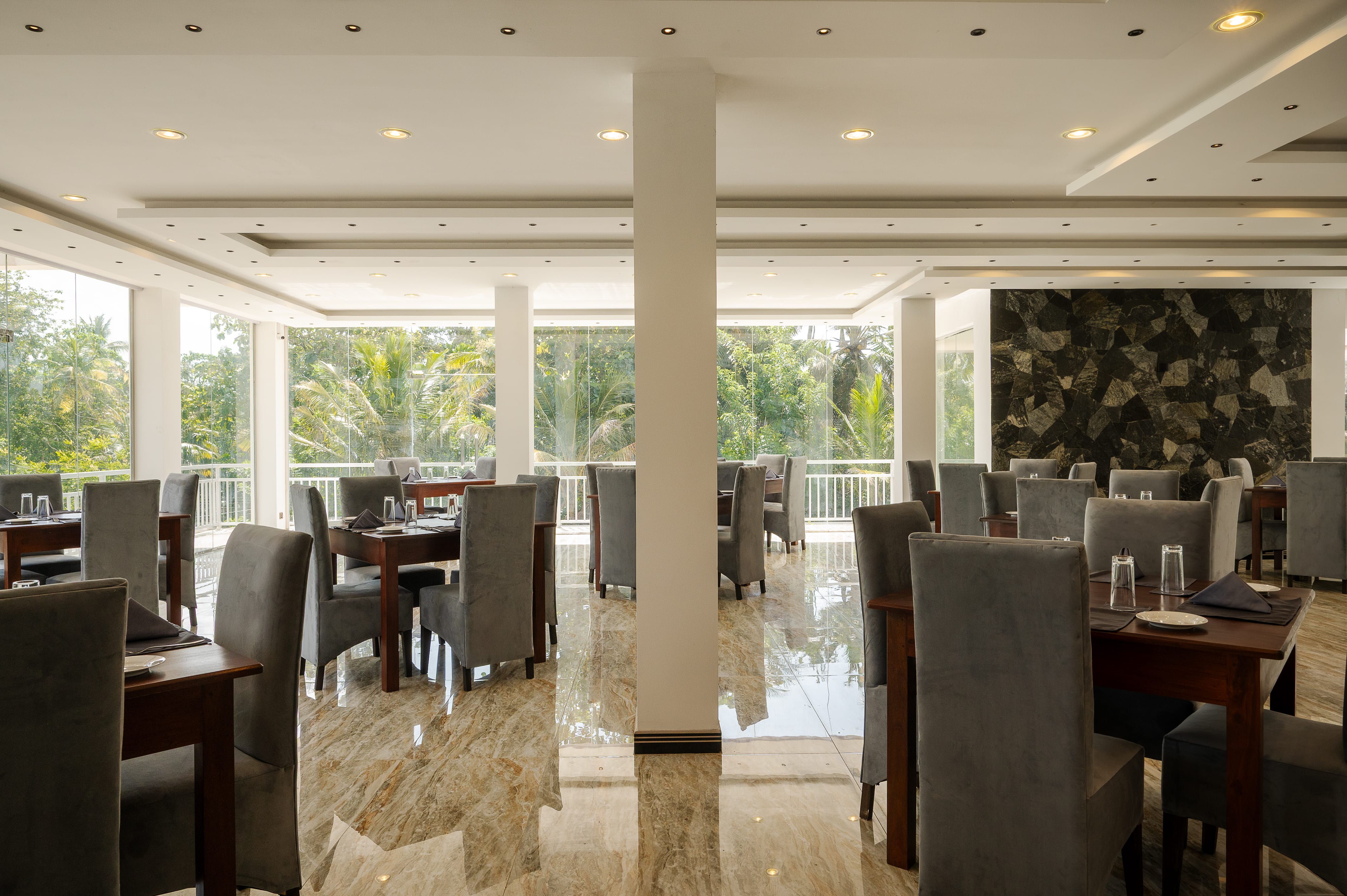 Restaurant Ambiance